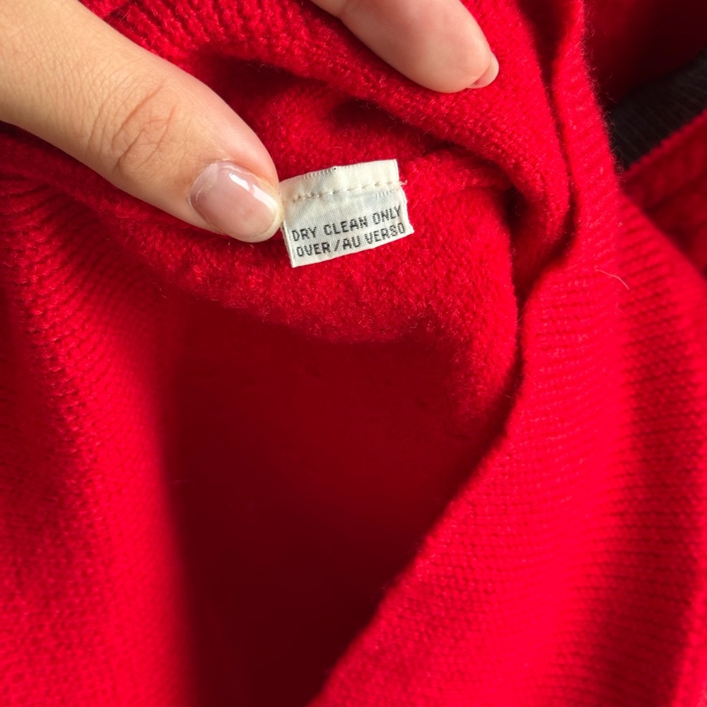 Dana Buchman 100% Merino Wool Vivid Red V-Neck Sweater | Medium - Picture 4 of 4